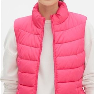 BNWT GAP VEST PETIT LARGE
